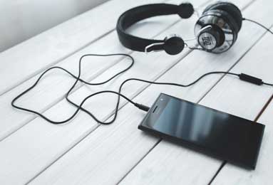 意甲媒体透露：米兰正在重点关注弗莱堡门将诺亚·阿图博卢，他是德国国家队的备选门将